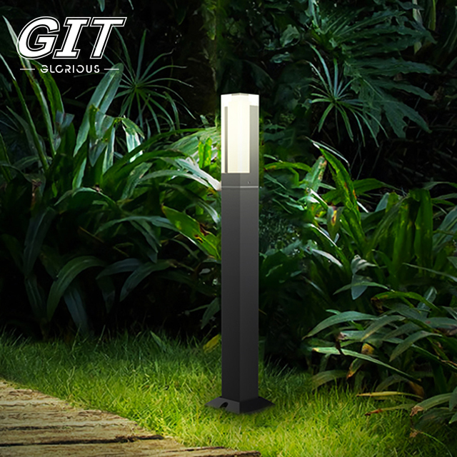 Black Pillar Lawn Light